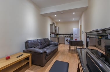 Richmond Road, Plasnewydd, Cardiff - Image 3